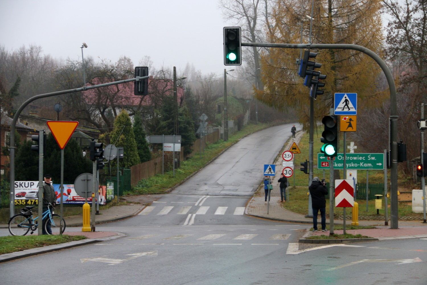 skrzyżowanie z ul. Moniuszki